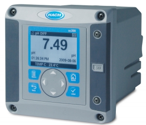 LXV404.99.55502 SC200 Universal Controller: 100-240 V AC (North America power cord) with one digital sensor input, HART and two 4-20mA outputs